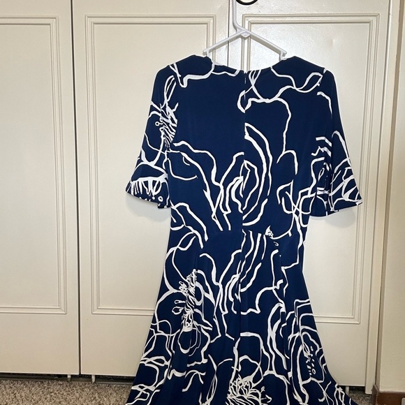 Ivanka Trump XS Blue Dress with geometric pattern Never Worn Without Tags - Picture 3 of 5